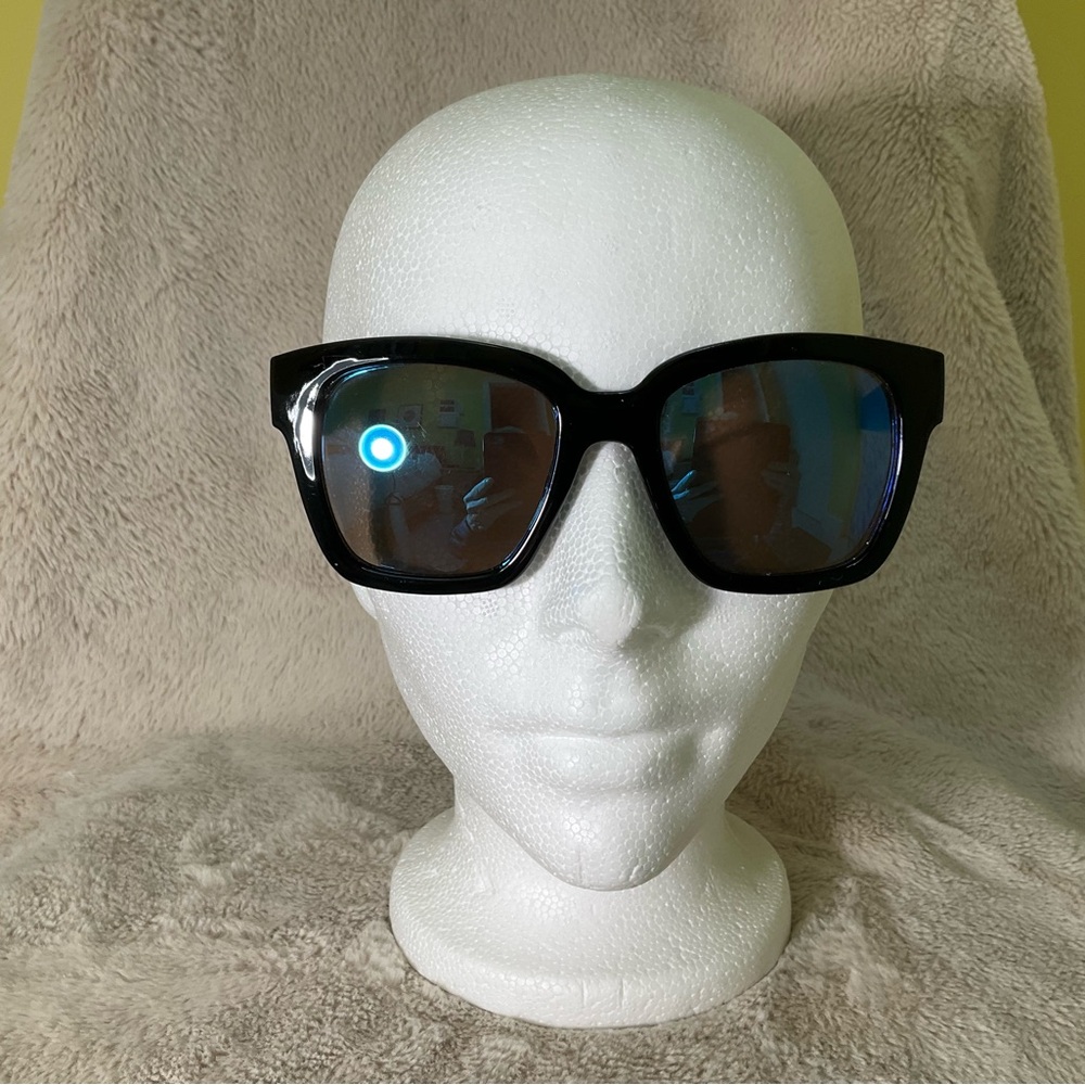Stylish and bold Sunnies